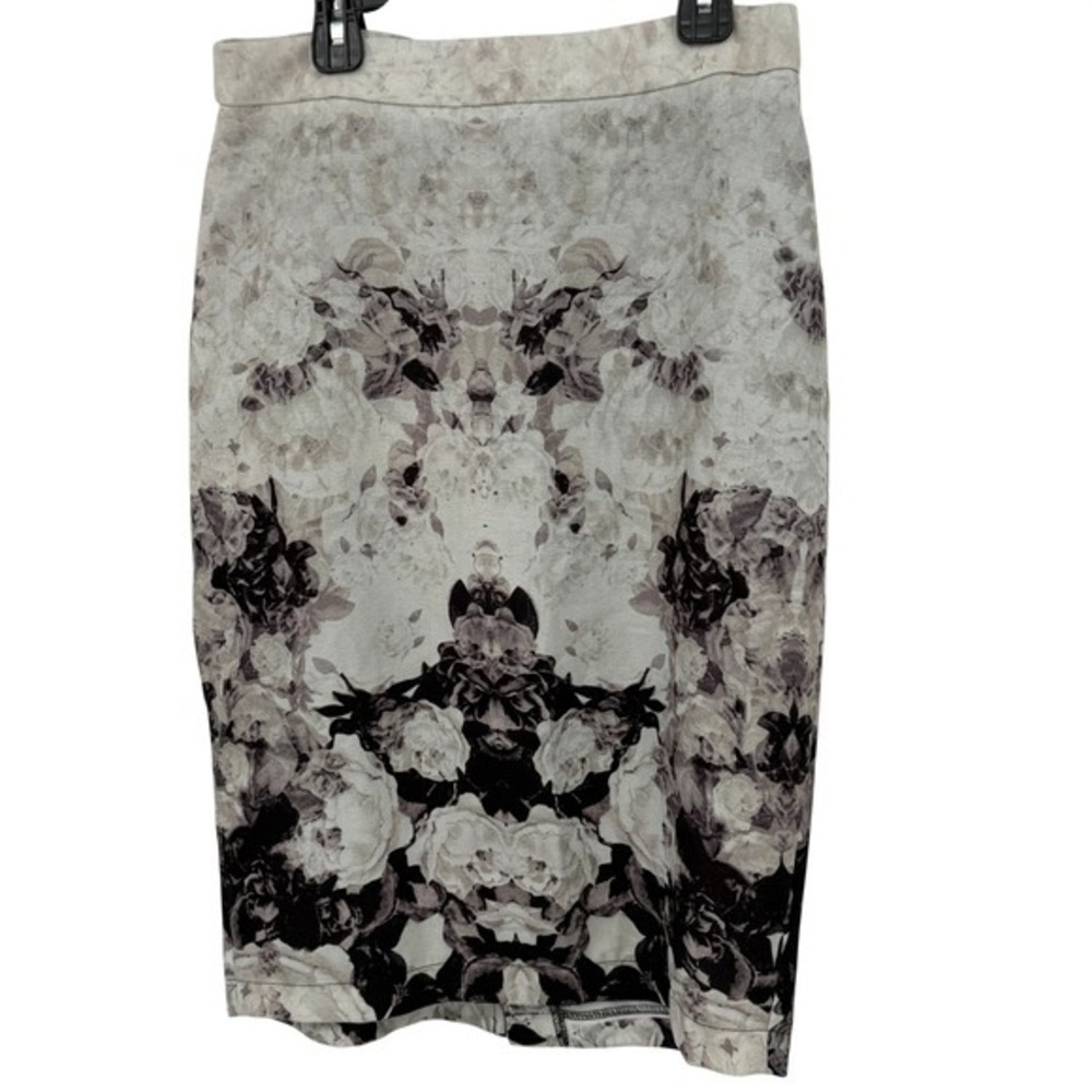 FOREVER 21 Floral Pencil Skirt Black White Grey‎ Midi Knee Length Size M